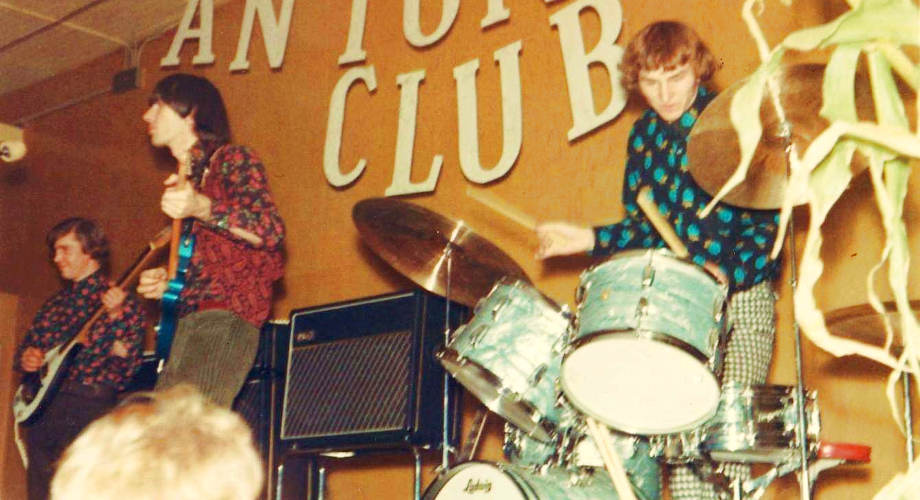 The Centaurs performing